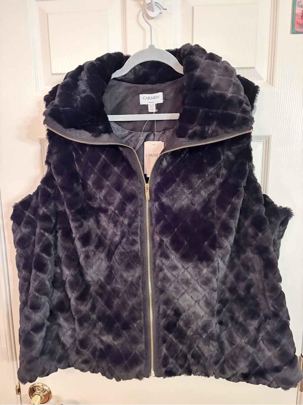Carmen Marc Valvo Black Faux Fur Zip Front Vest Plus Size 2X NWT Carmen Women